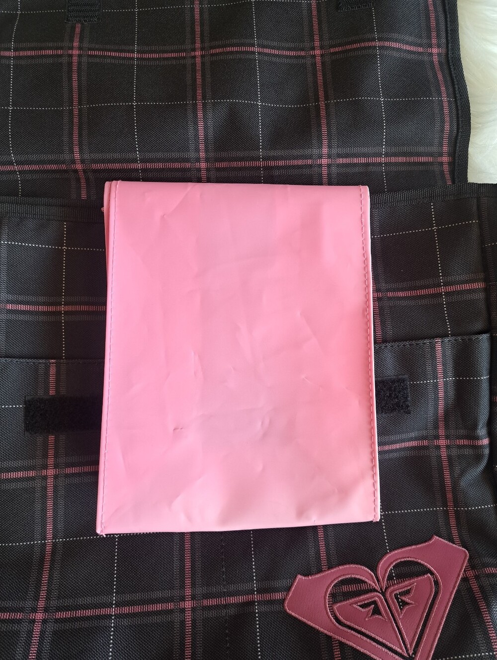 Hello Kitty Lunch Bag + Lg Roxy Messenger Bag - Picture 13 of 14